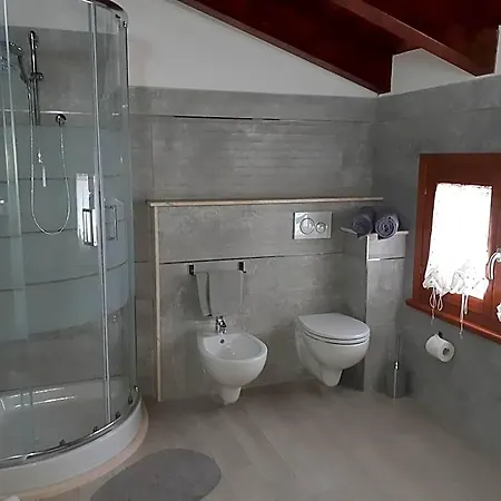 B&B La Genuina 구스피니